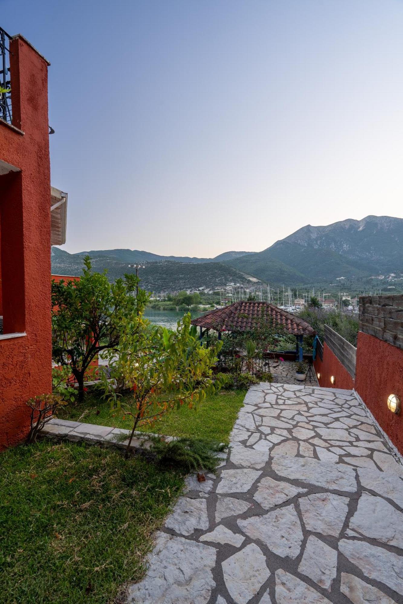 Vliho Bay Boutique Hotel Yénion Buitenkant foto