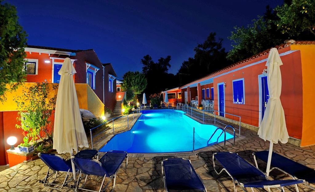 Vliho Bay Boutique Hotel Yénion Buitenkant foto